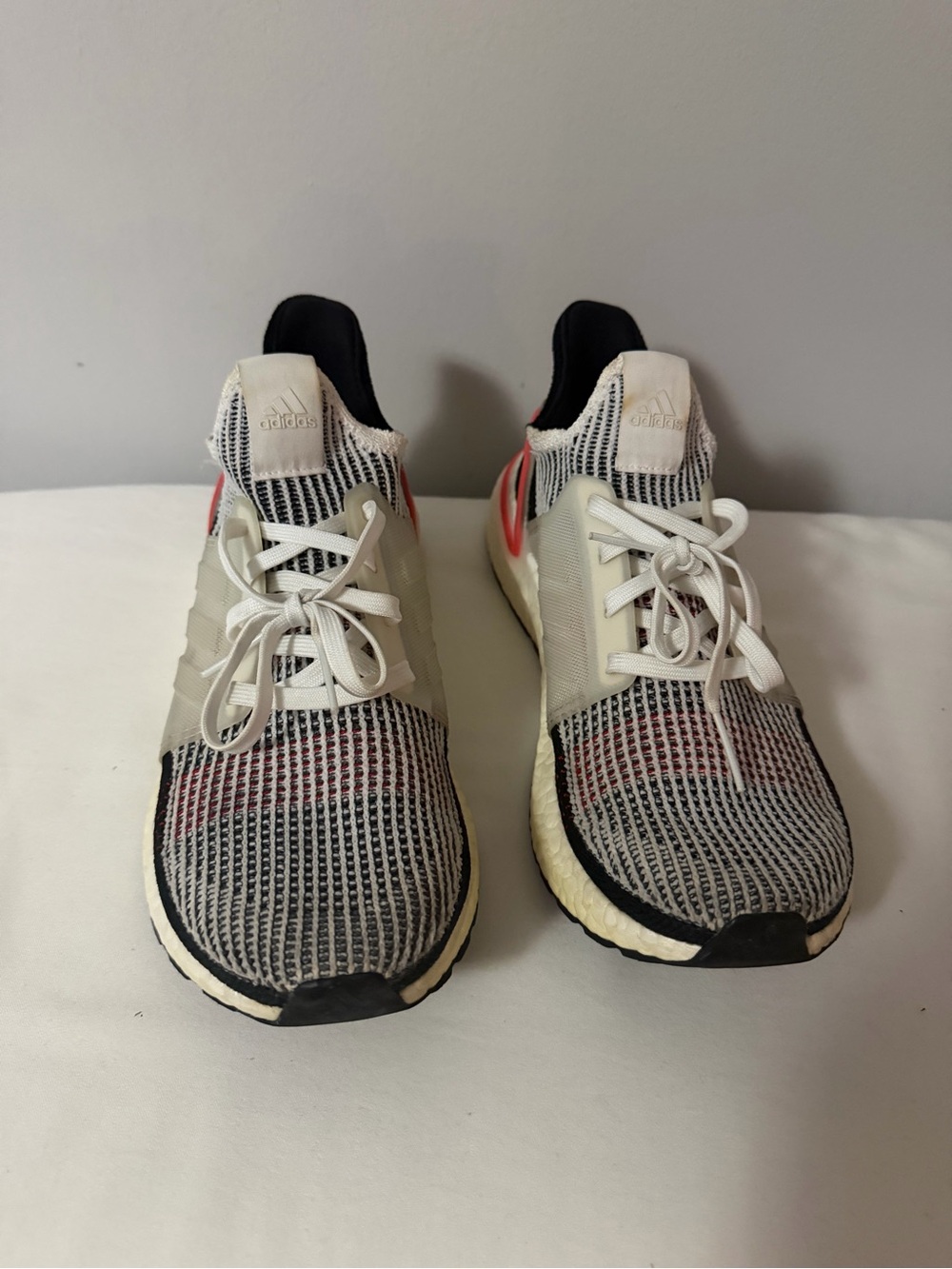 men’s Adidas Ultraboost 19 Men’s size 9